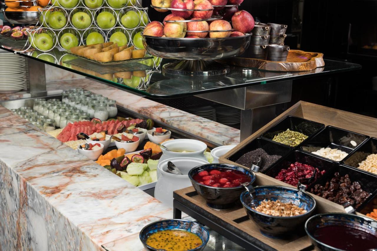Hotel Crystalbrook Bailey Cairns Exterior foto A salad bar
